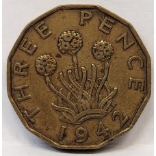 GREAT BRITAIN UK 1942 . THREEPENCE . VARIETY . SPOTS ON OBVERSE